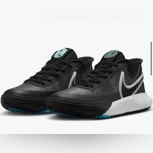 Nike Kyrie 8, boys basketball sneakers. Brand new never released Kyrie bball 3y